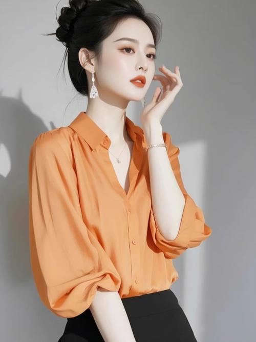 橘色上衣怎么搭配好看吗