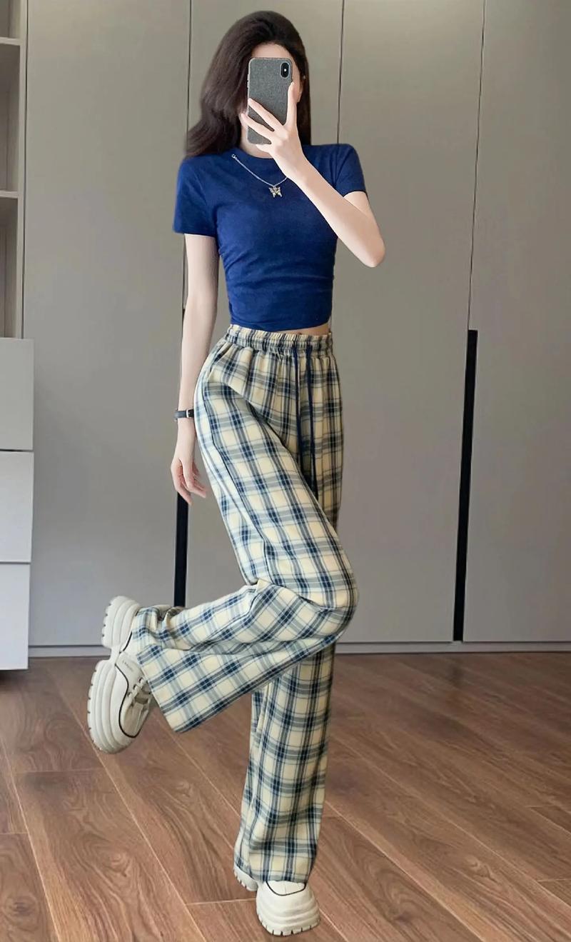 格子裤怎么搭配颜色