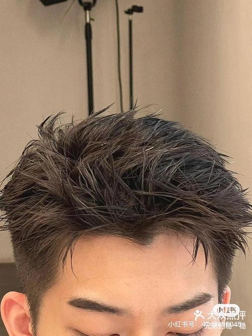 头大的人适合什么发型