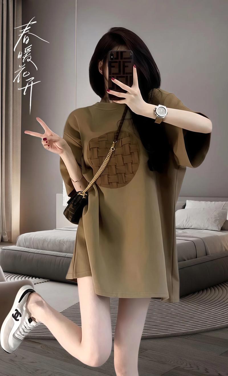 短款长t恤怎么搭配