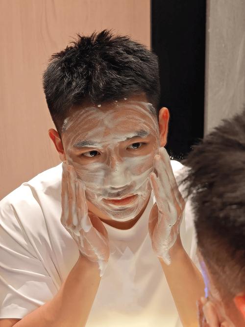 男人用什么洗脸最好