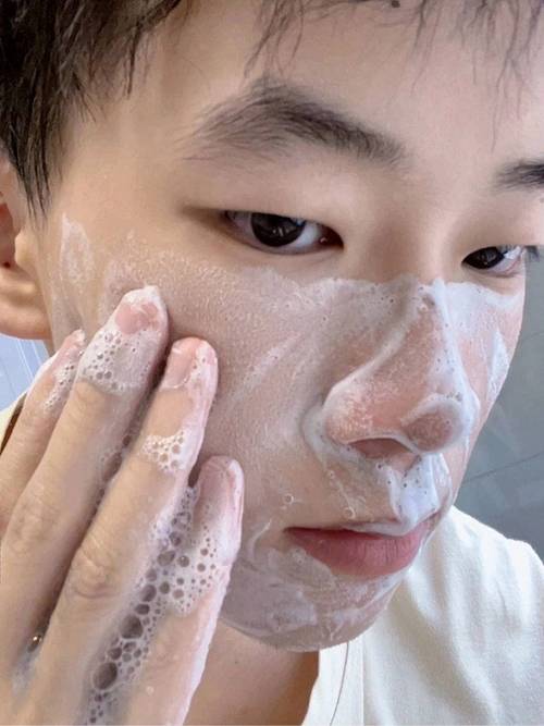 男人用什么洗脸最好