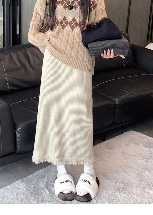 胖子针织半身裙怎么搭配