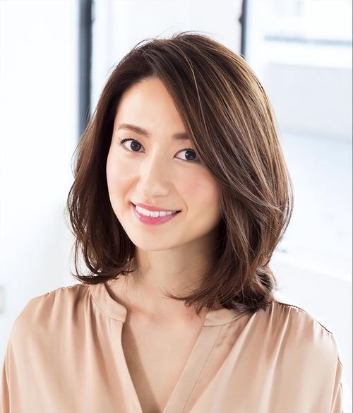 50岁剪什么发型好看