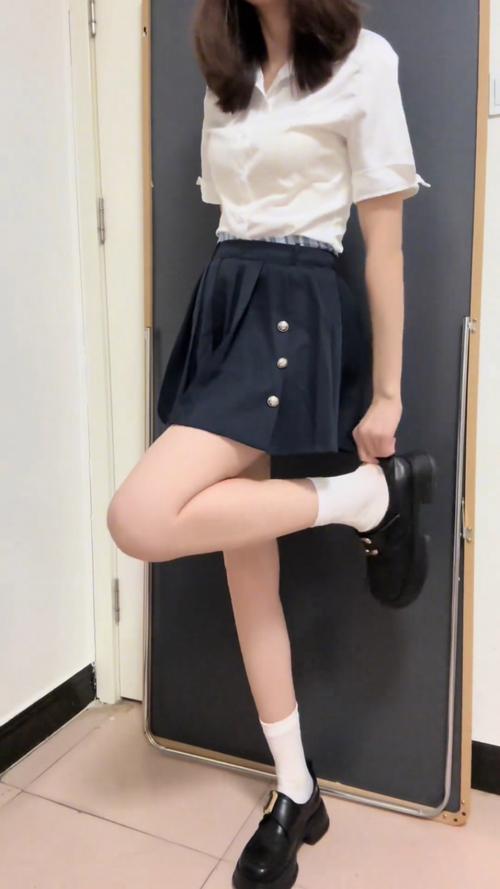 袜鞋怎么搭配什么衣服图片