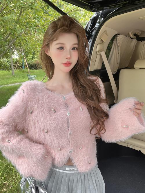 短款貂毛衣服怎么搭配图片