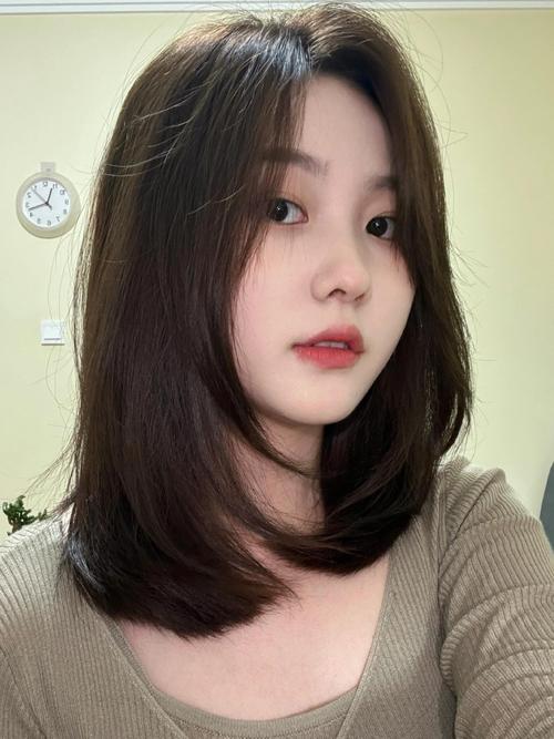 锁骨发怎么搭配衣服图片