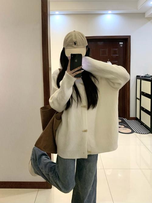 米色超长毛衣怎么搭配图片大全