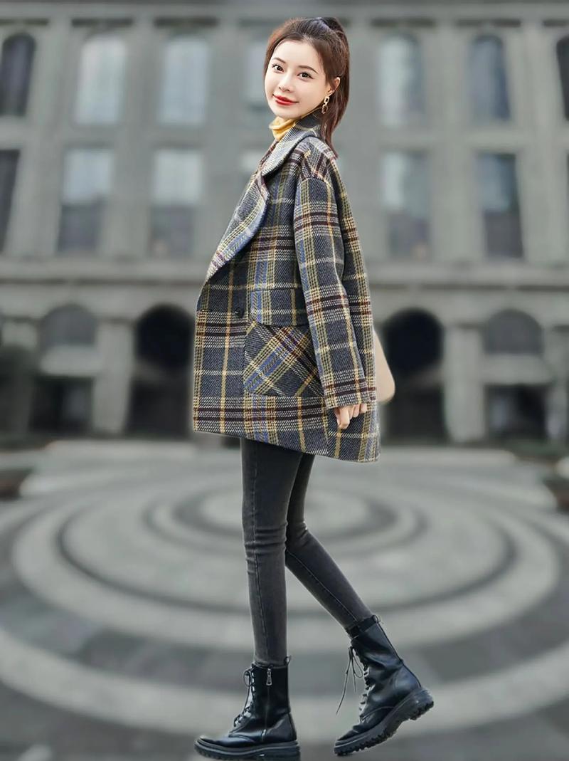 韩版格子大衣里面怎么搭配图片大全