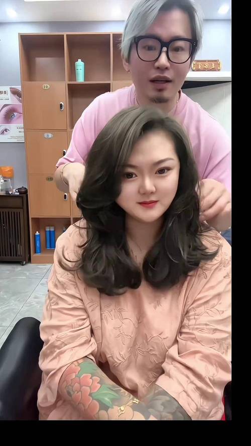 脸胖适合什么样的发型