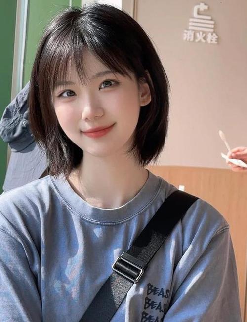 头发少什么发型好看女
