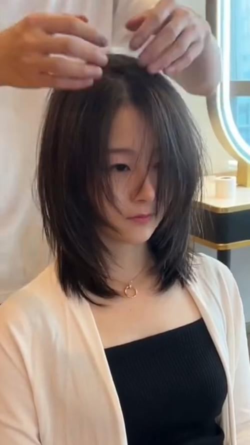 女生头尖适合什么发型