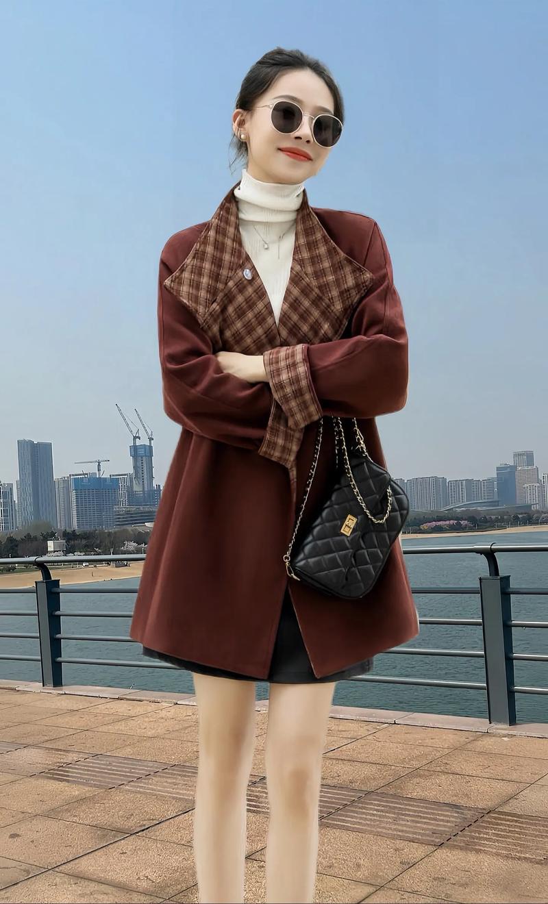 女款格呢外套怎么搭配