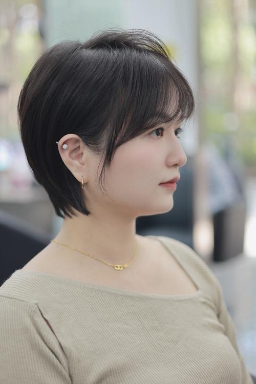 脸圆女生适合什么发型