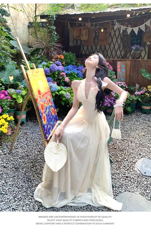 杏色长裙配什么鞋子