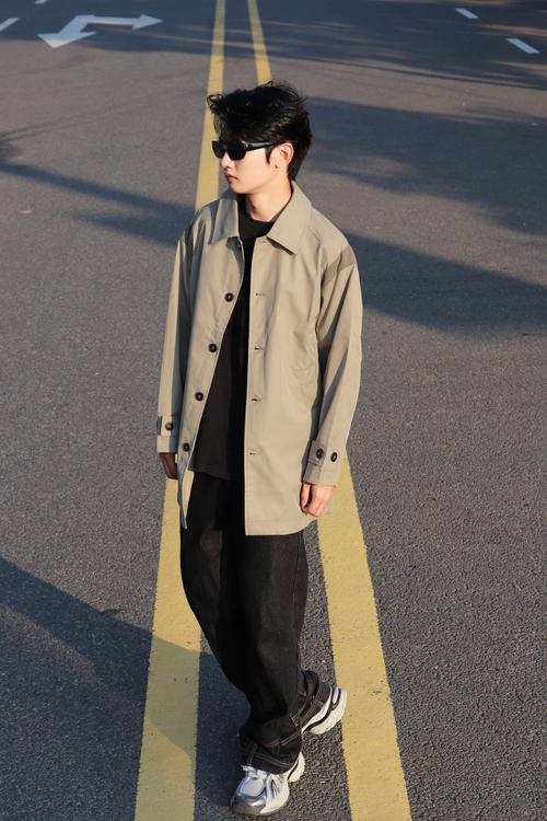 宽松裤子配什么上衣男
