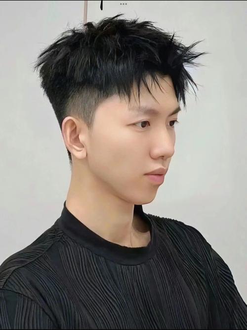 男生有什么好看的发型