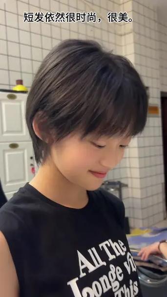 初中为什么要剪头发