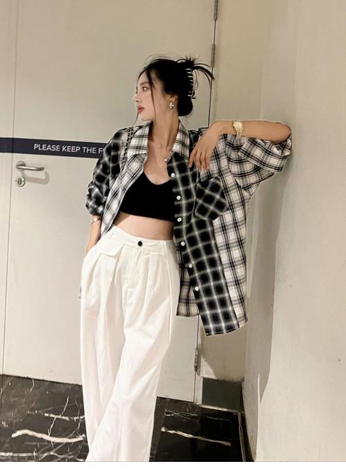 格子衬衫女长款怎么搭配