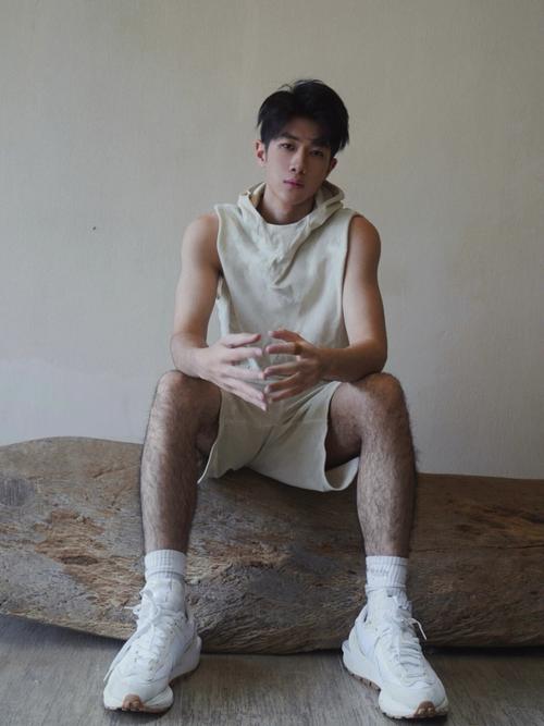 男生为什么长腿毛