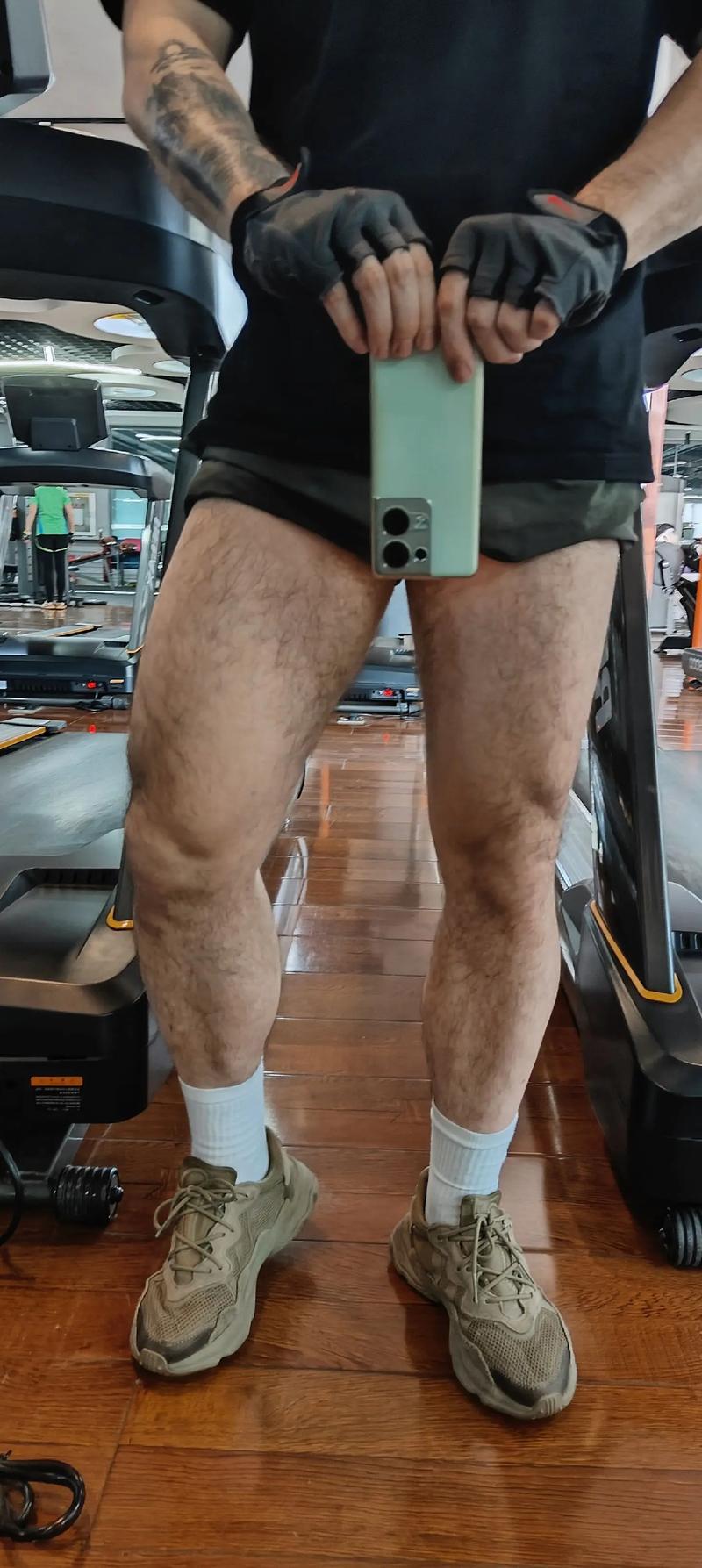 男生为什么长腿毛