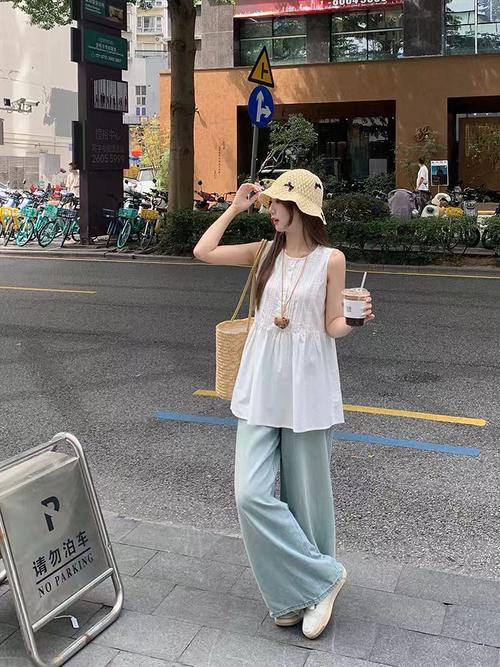 韩版娃娃款上衣怎么搭配什么外套好看图片欣赏