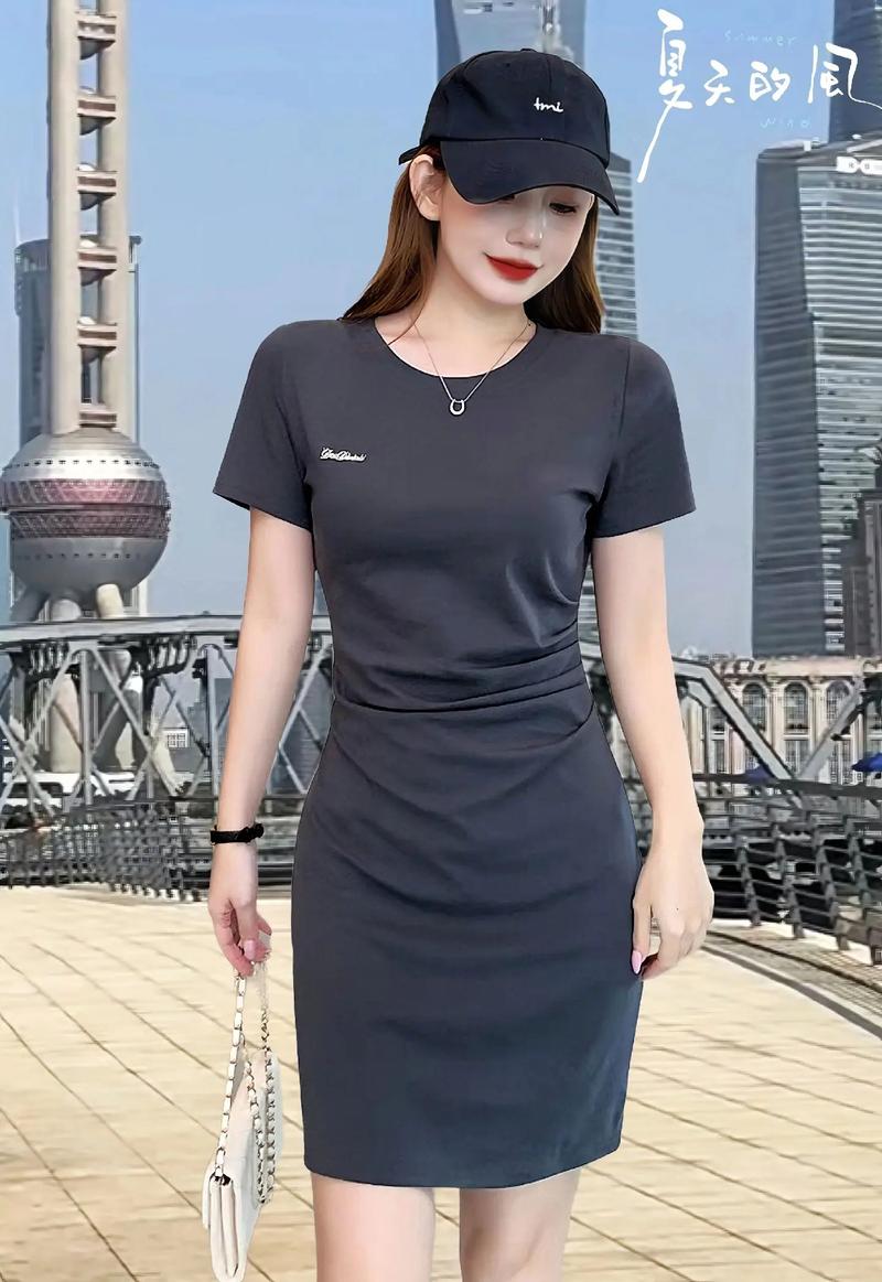 夏天包裙配什么上衣