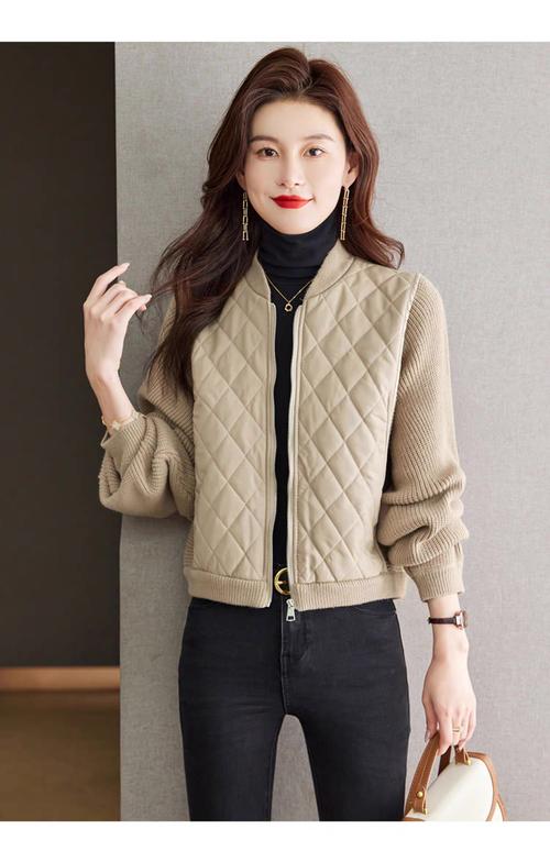 女士休闲秋款上衣外套怎么搭配什么裤子和鞋子