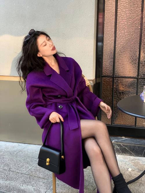 紫色大衣毛呢大衣怎么搭配