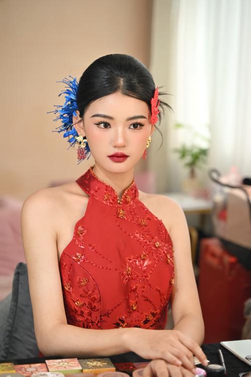 新娘发型服饰怎么搭配