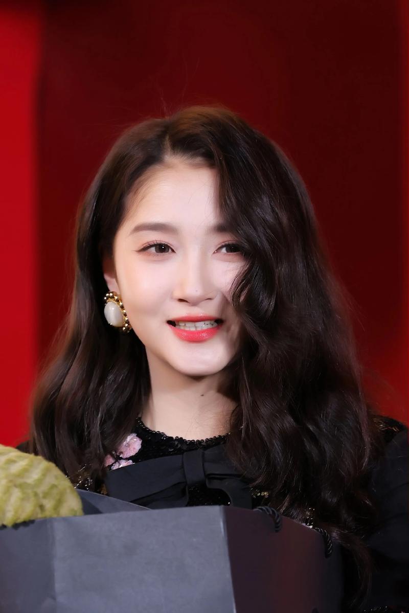 关晓彤什么脸型