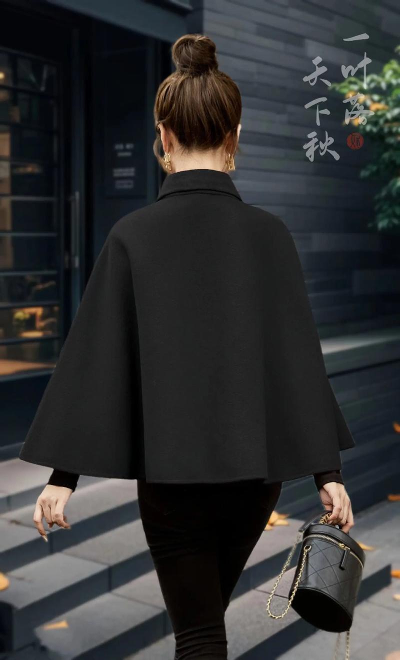 男士短款斗篷外套怎么搭配