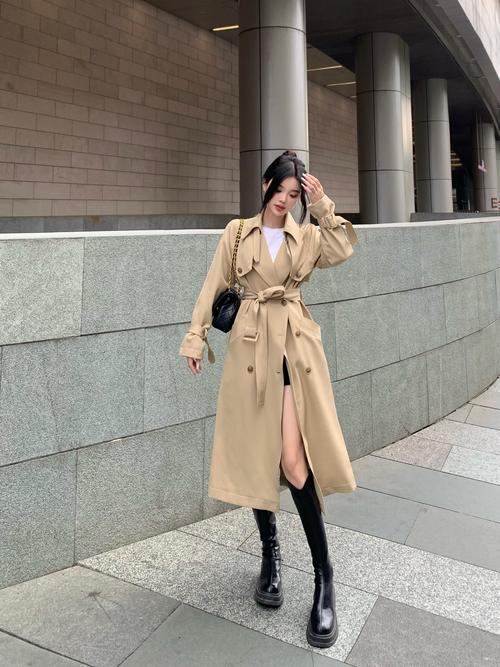 呢大衣卡其色怎么搭配围巾好看图片