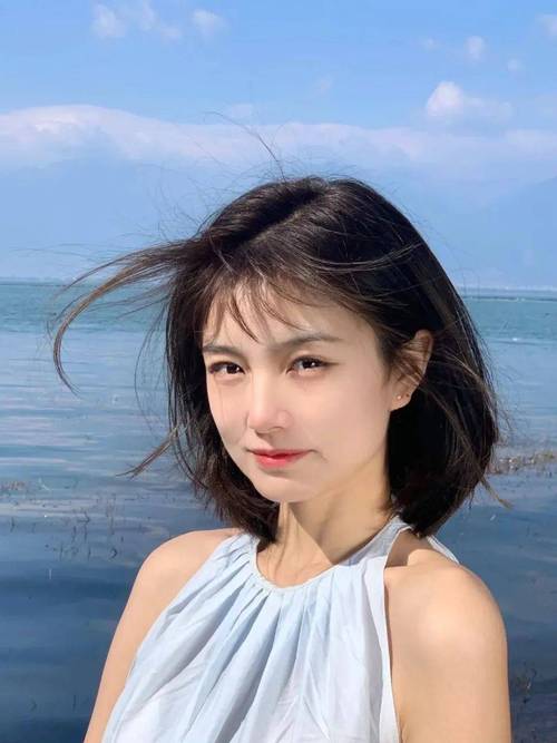 正方形脸适合什么发型