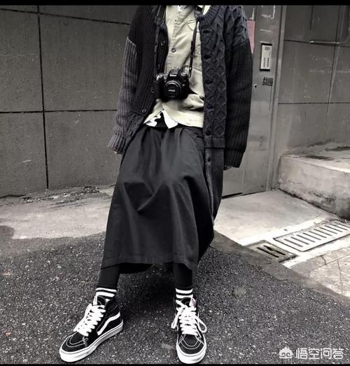 鞋子黑色怎么搭配