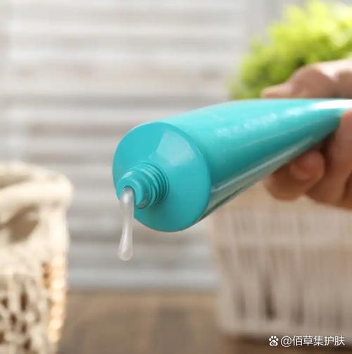 毛孔粗大怎么办碱性洗面奶