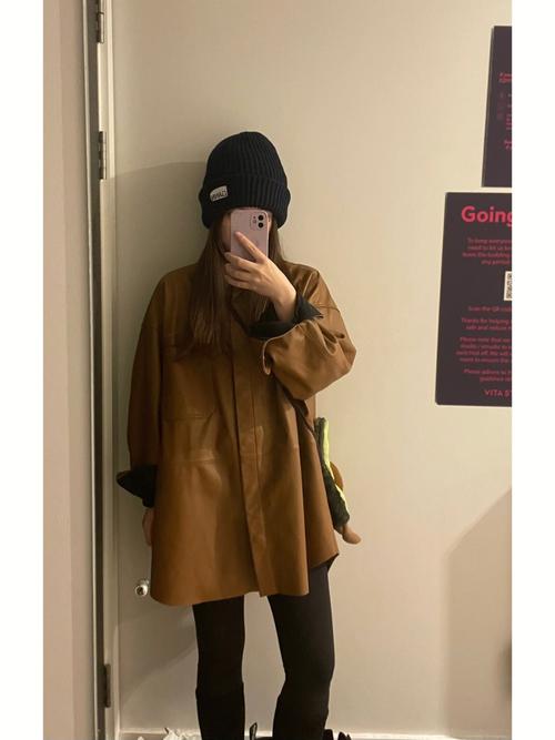 深棕色衬衣怎么搭配图片