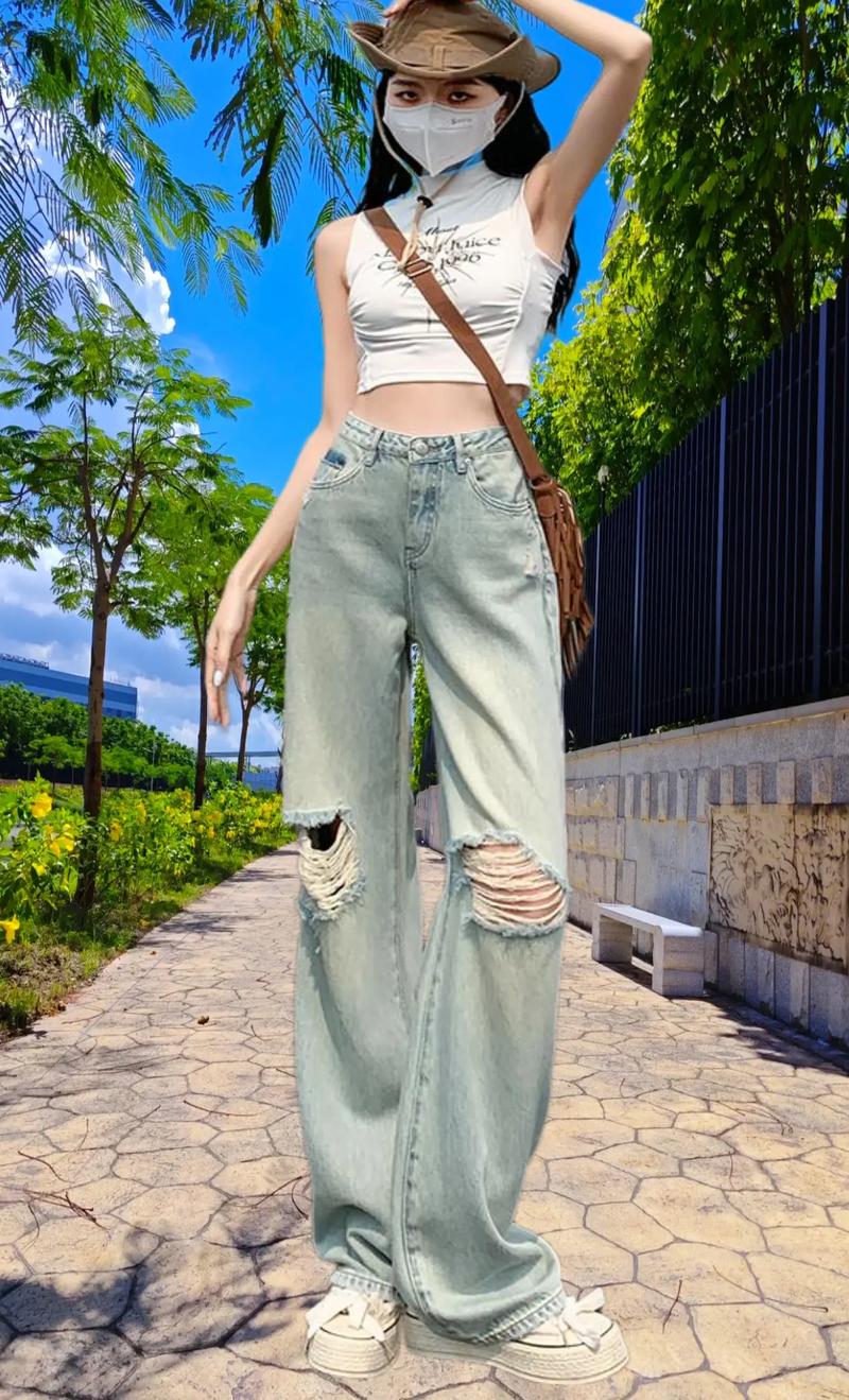破洞牛仔裤怎么搭配衣服图片