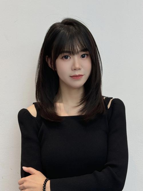 额骨宽适合什么发型