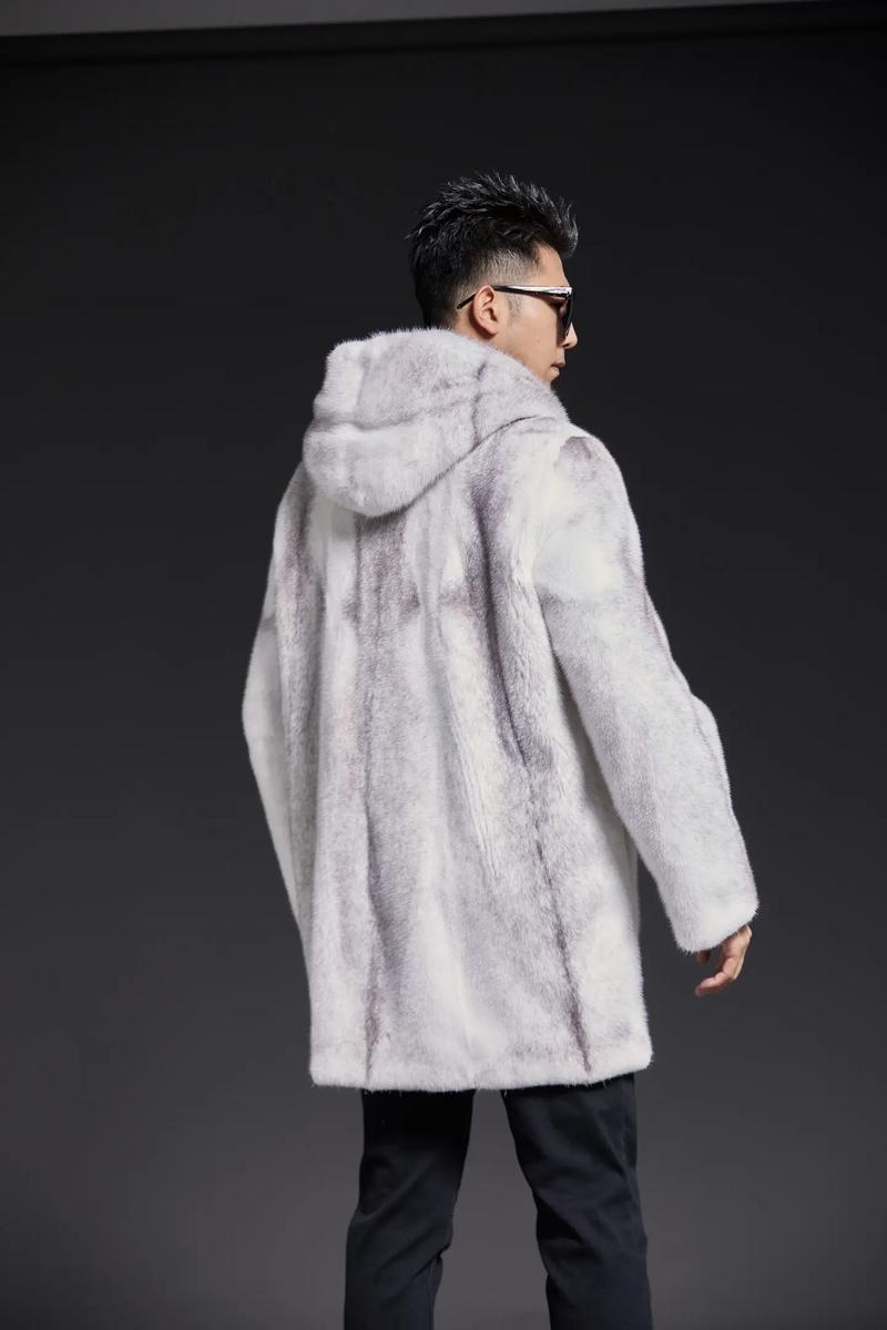 男士冬季貂皮外套怎么搭配