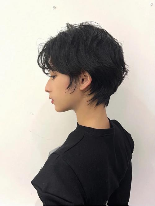 齐耳什么