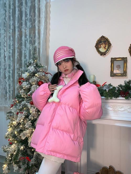 粉色的雪地靴怎么搭配衣服图片大全