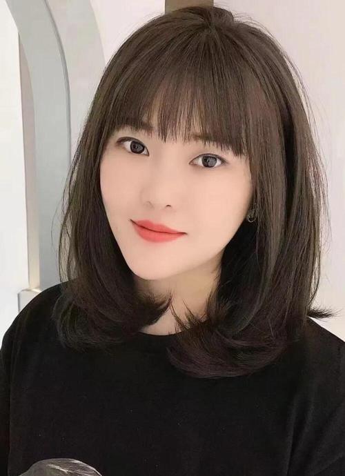 长脸的女生适合什么发型