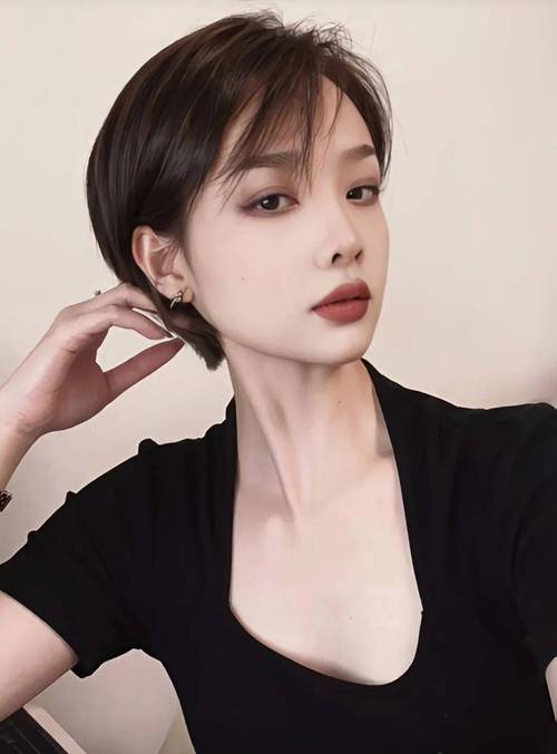 短发戴什么发饰好看