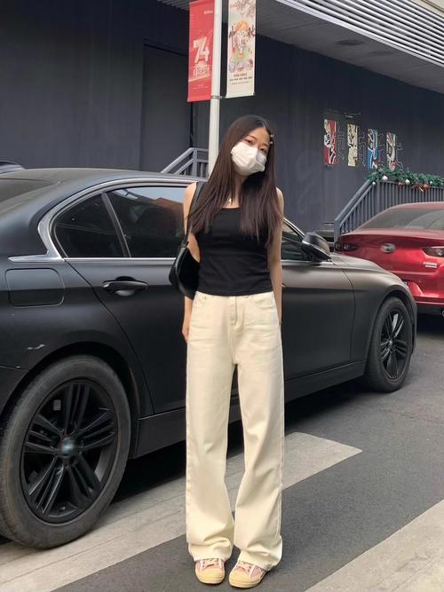 白色直筒裤子怎么搭配图片