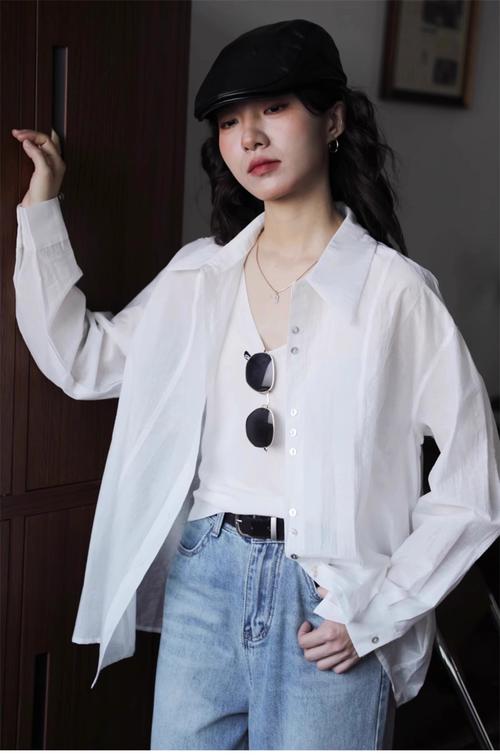 白色防晒衣怎么搭配女