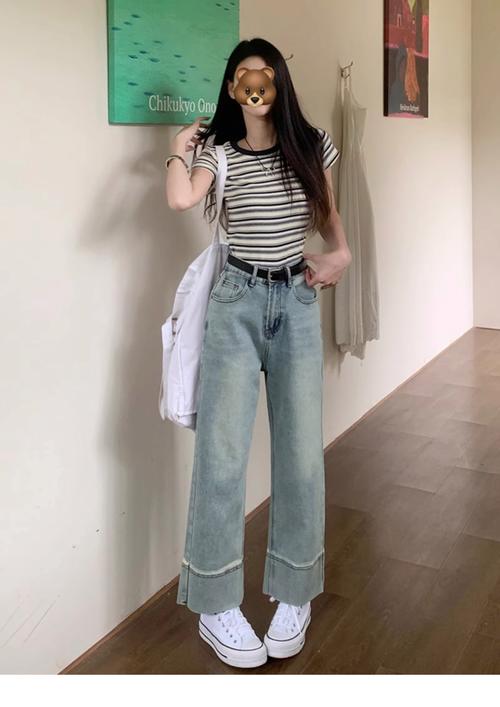 9分牛仔裤怎么搭配衣服好看