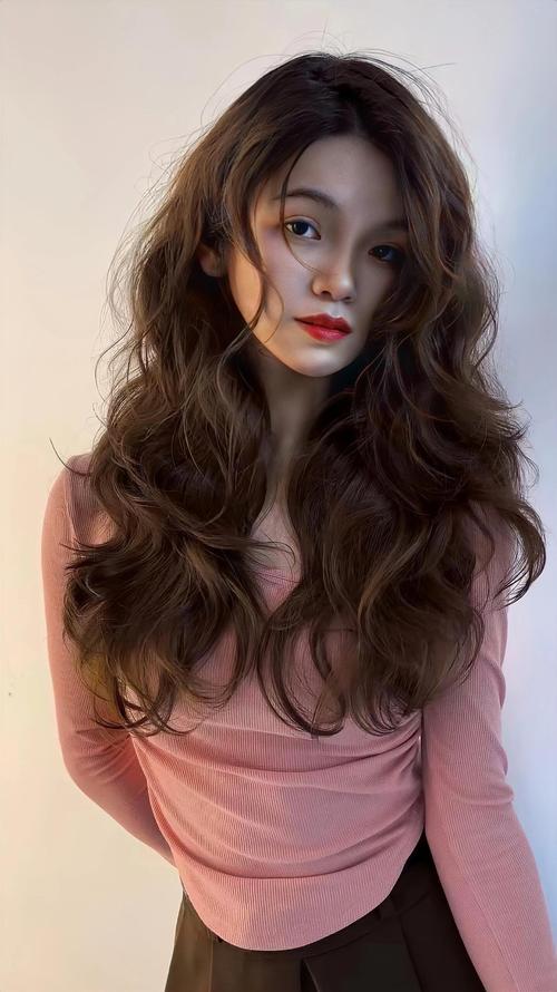 圆脸烫什么卷发好看