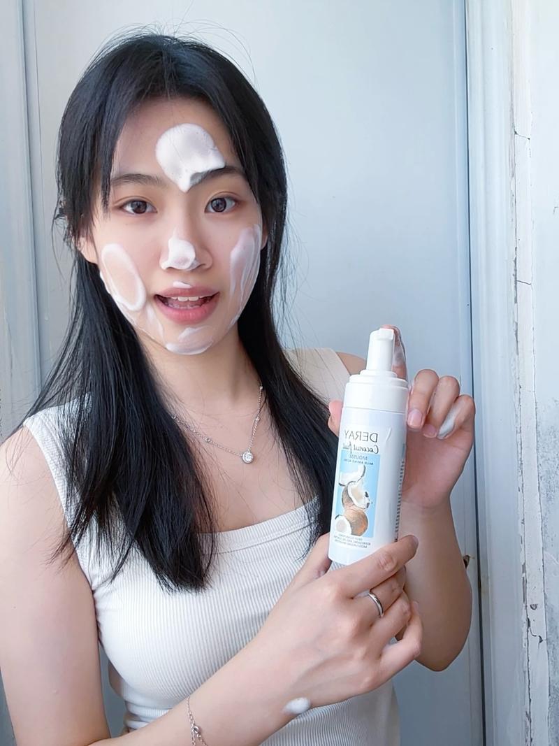 用完洗面奶脸很干 发热怎么回事