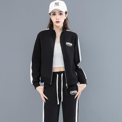 运动女外套怎么搭配衣服图片欣赏